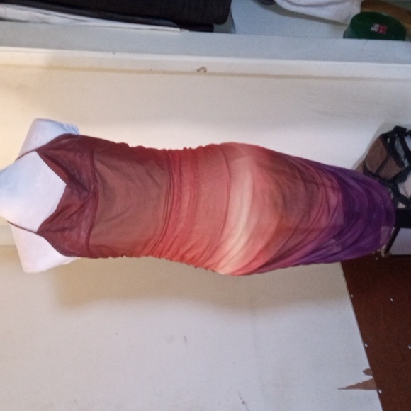 Ombre Ruched Dress - Picture 3 of 15